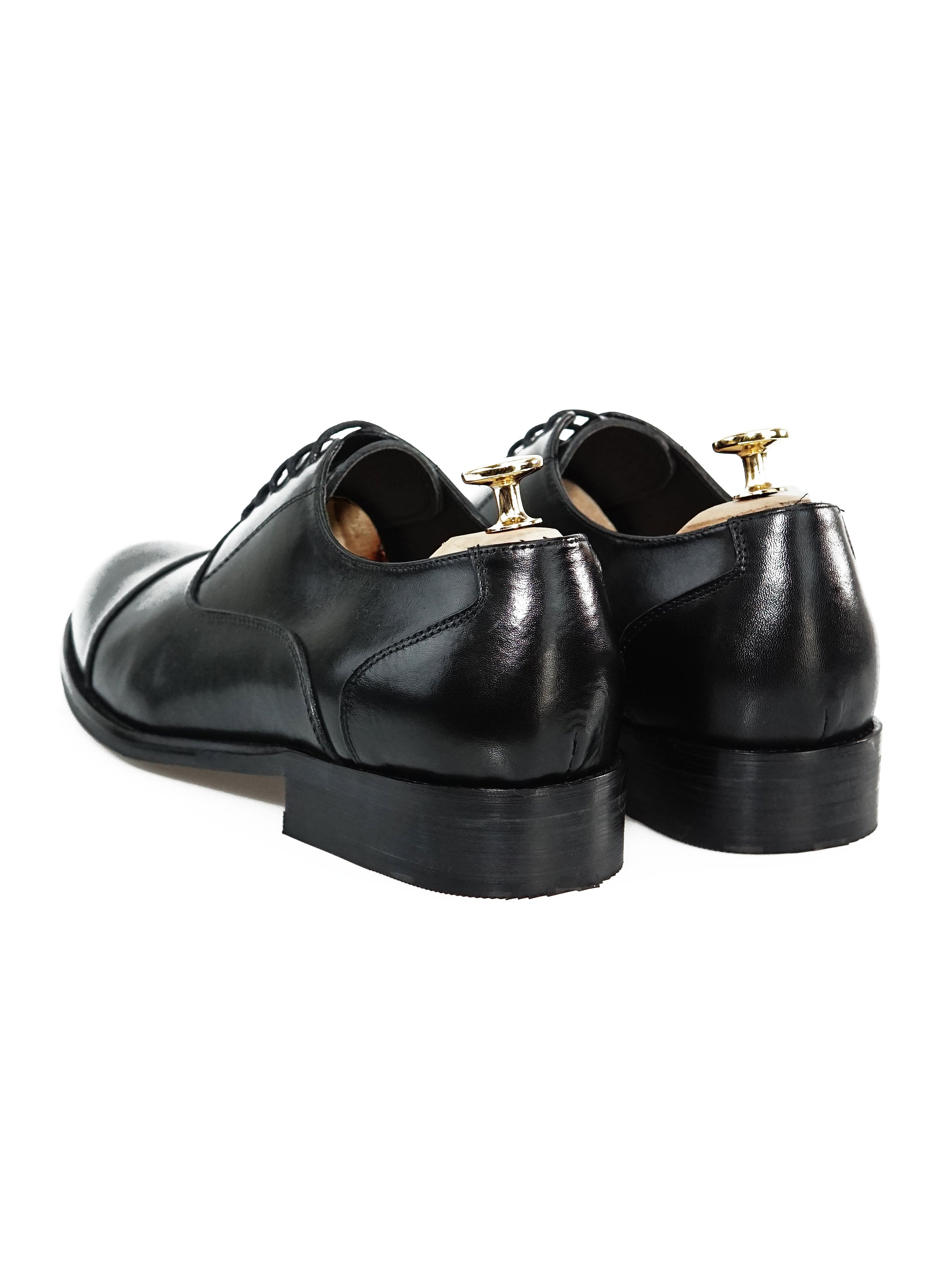 Oxford Cap Toe - Black Lace Up