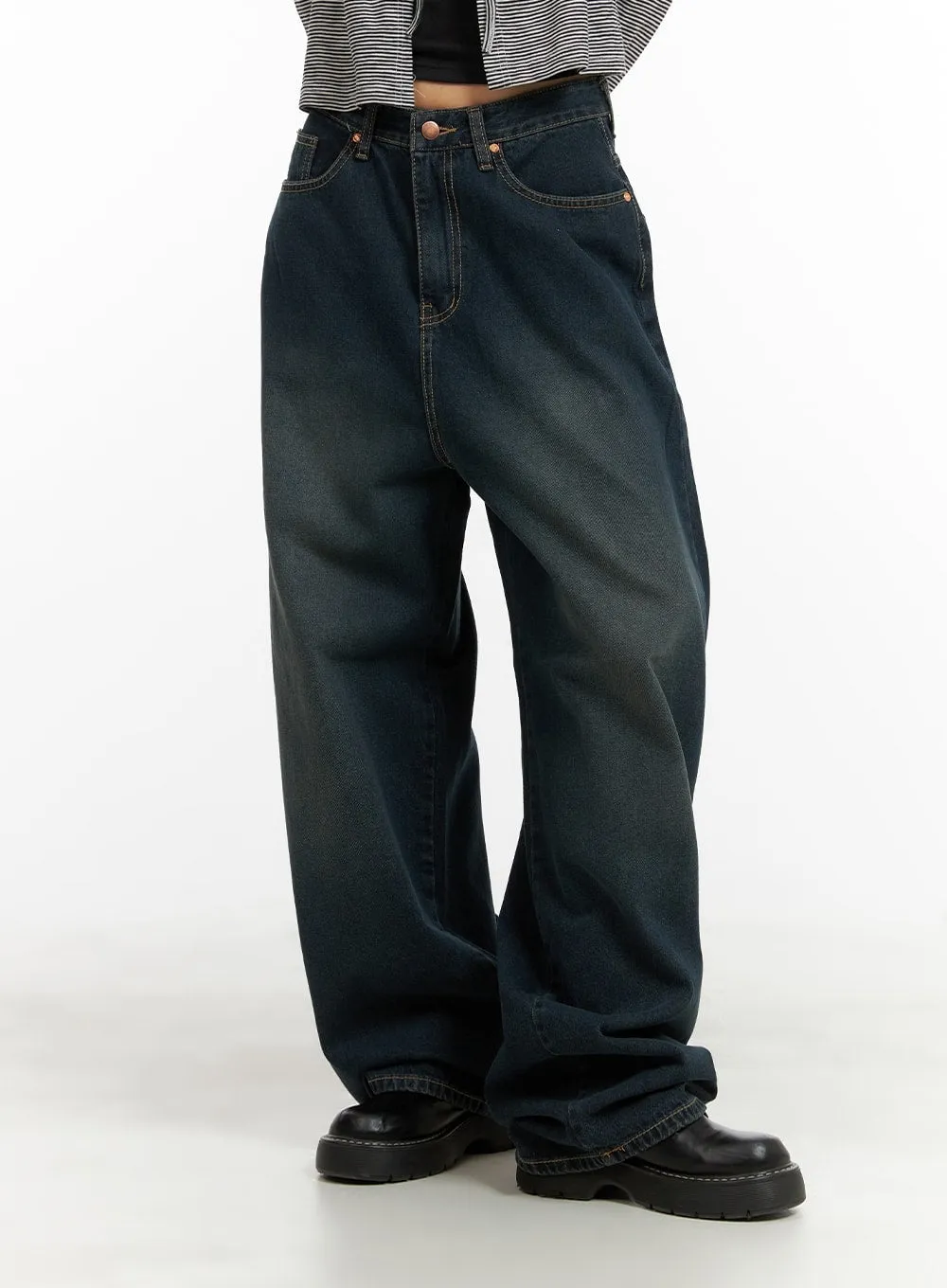 Washed Denim Baggy Jeans CA415